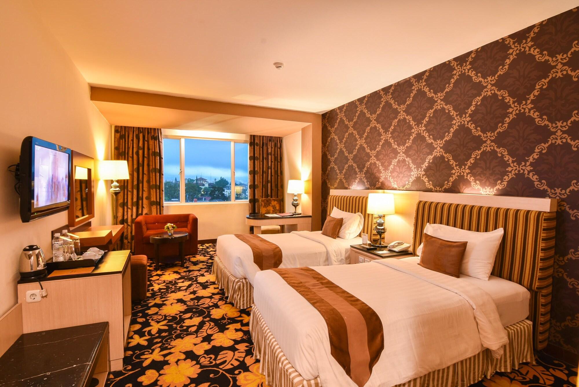 Grand Rocky Hotel Bukittinggi Exterior foto