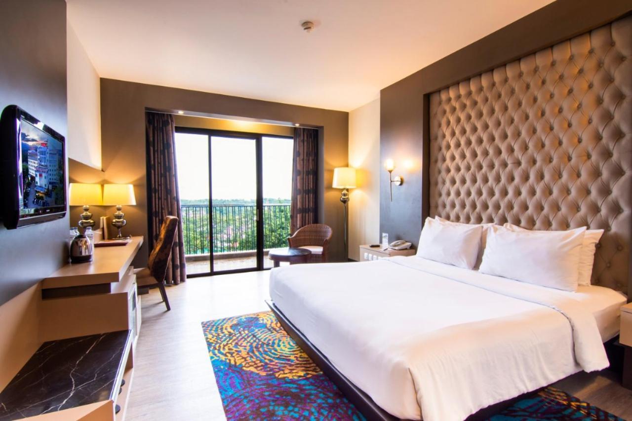 Grand Rocky Hotel Bukittinggi Exterior foto