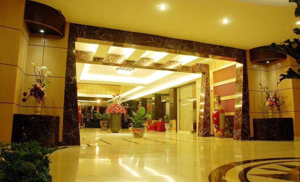 Grand Rocky Hotel Bukittinggi Exterior foto