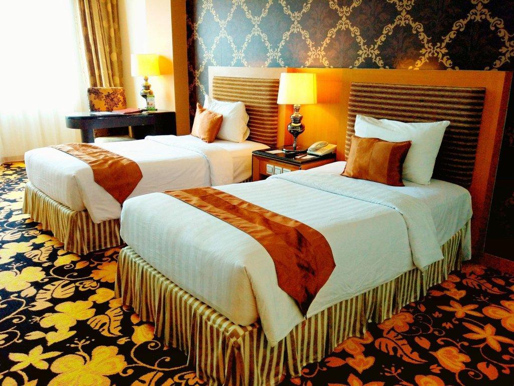 Grand Rocky Hotel Bukittinggi Exterior foto