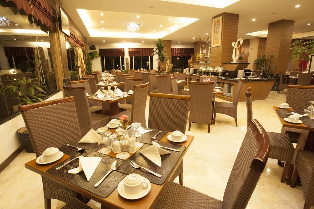 Grand Rocky Hotel Bukittinggi Exterior foto