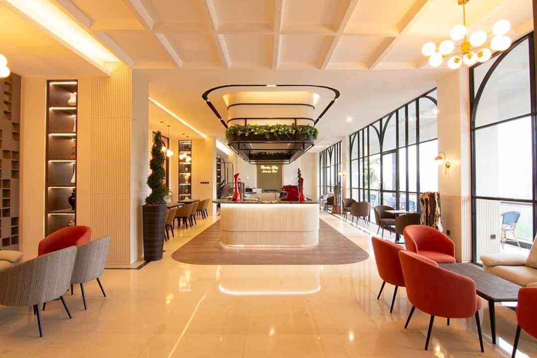 Grand Rocky Hotel Bukittinggi Exterior foto