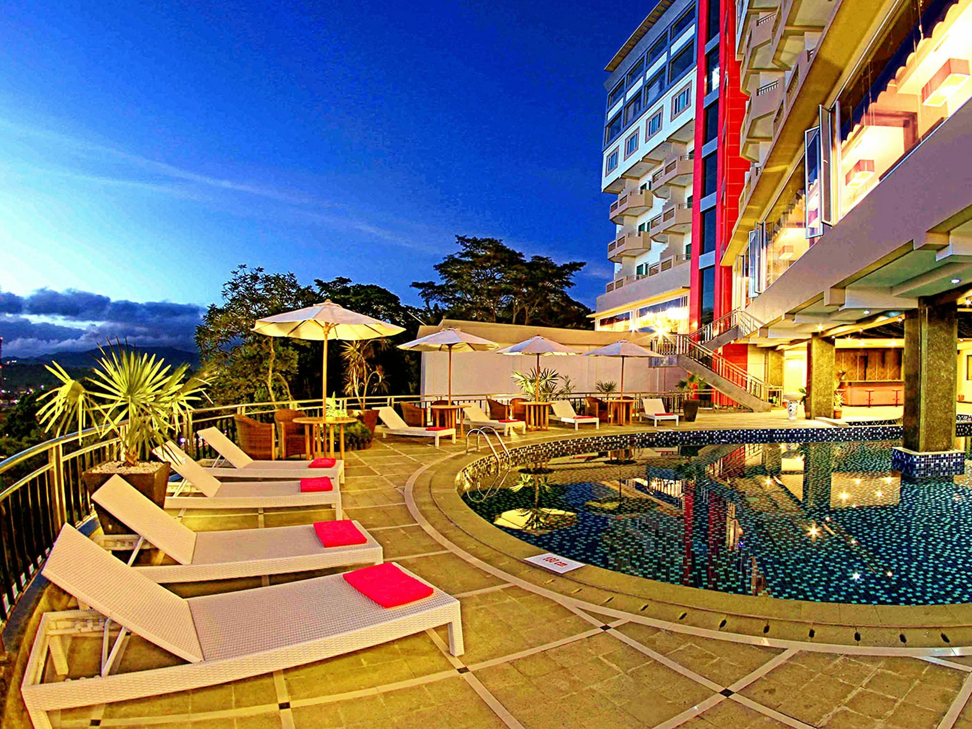 Grand Rocky Hotel Bukittinggi Exterior foto