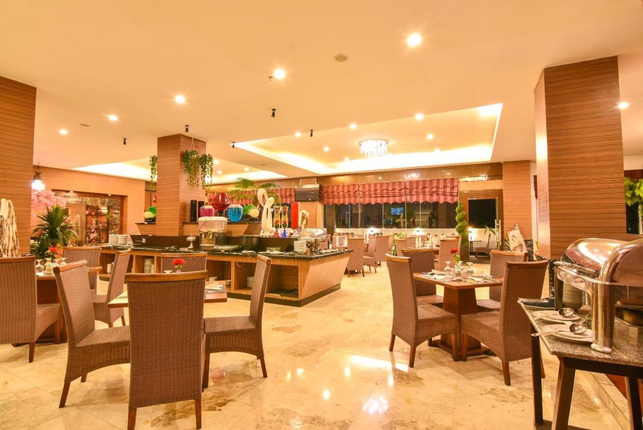 Grand Rocky Hotel Bukittinggi Exterior foto