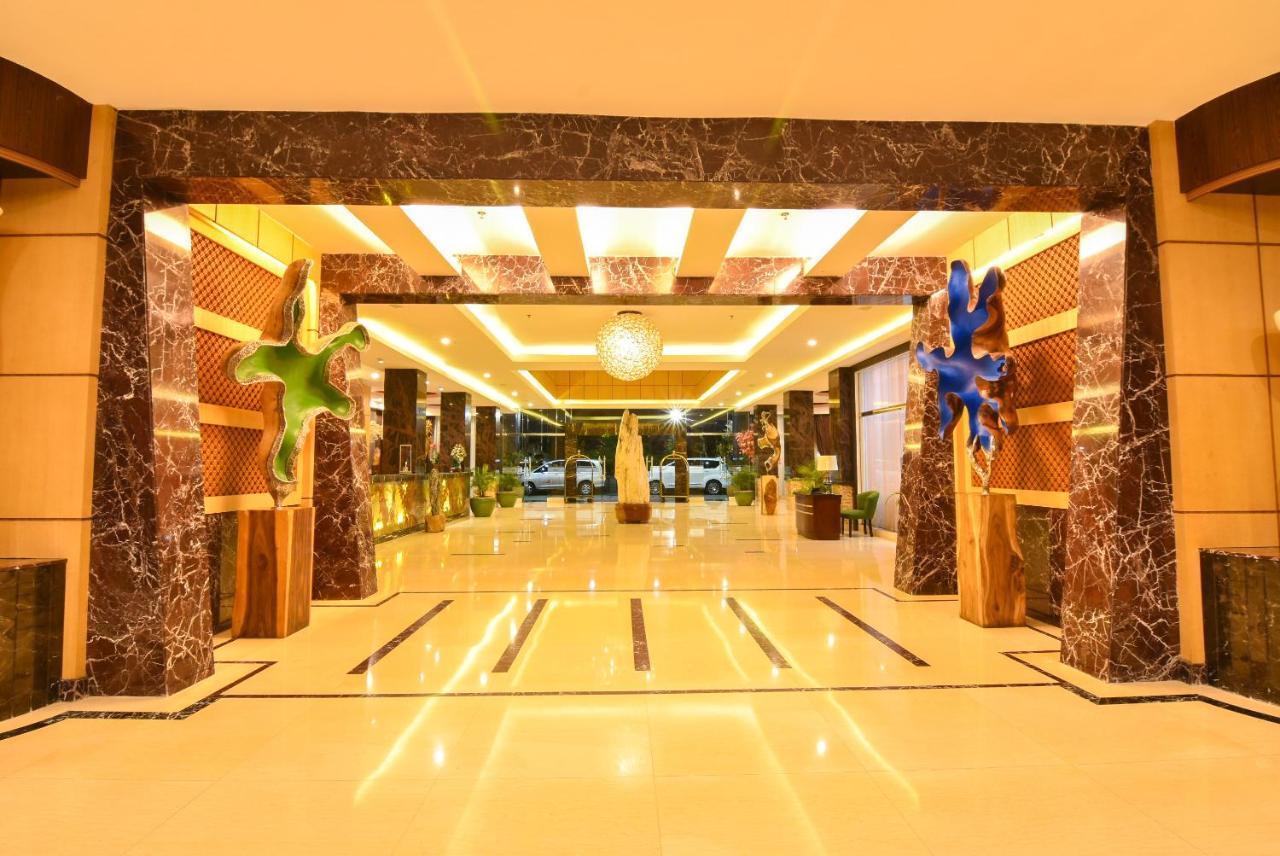 Grand Rocky Hotel Bukittinggi Exterior foto
