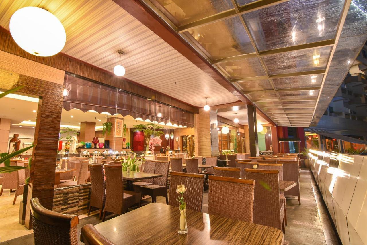 Grand Rocky Hotel Bukittinggi Exterior foto
