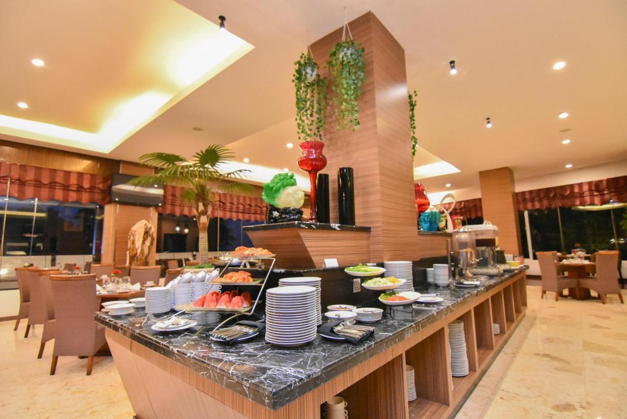 Grand Rocky Hotel Bukittinggi Exterior foto