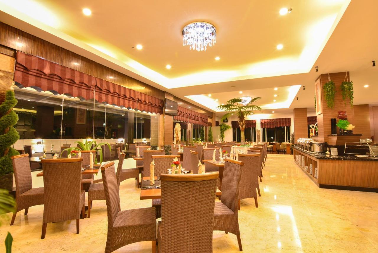 Grand Rocky Hotel Bukittinggi Exterior foto