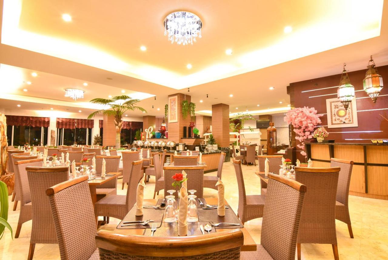 Grand Rocky Hotel Bukittinggi Exterior foto